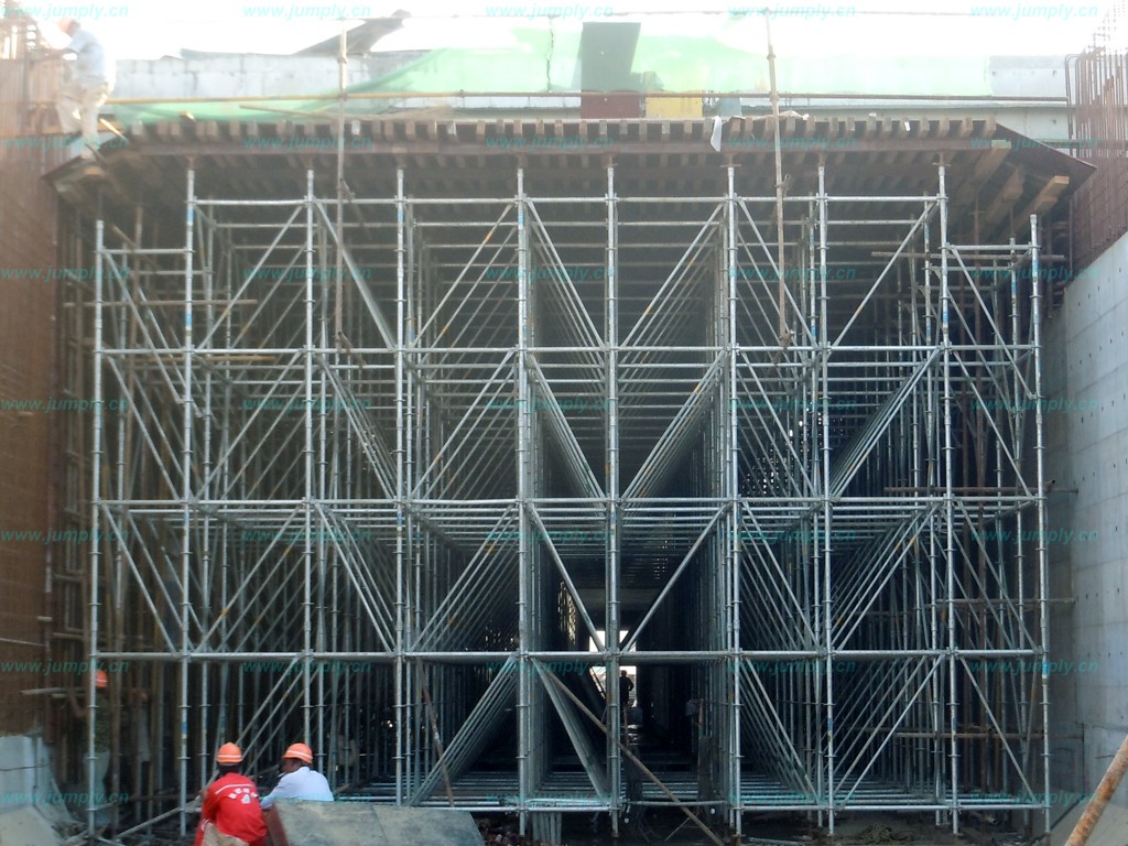 “承插型盤扣式腳手架，搭建好助手，效率有保障”